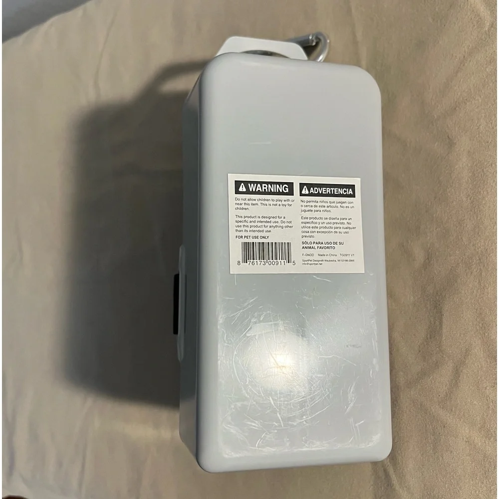New 16 oz Portable Dog Water Comtainer